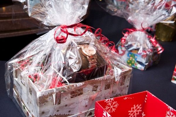 How to wrap a Christmas Basket
